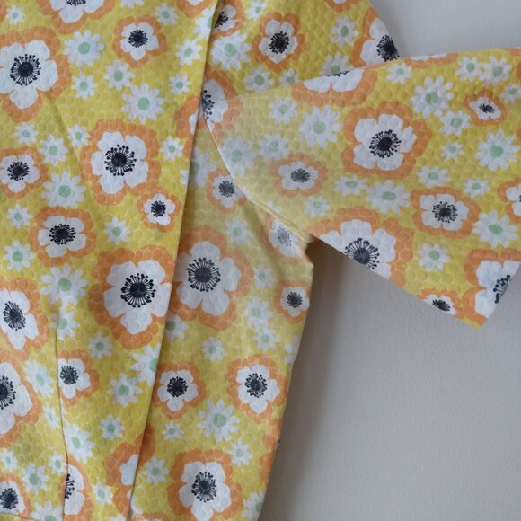 Amish Mennonite Cape Dress 39.5"B 35"W Yellow Flowers - Picture 7 of 10